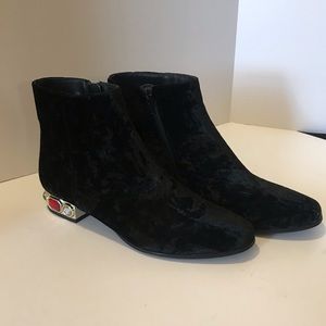 Vaneli Booties